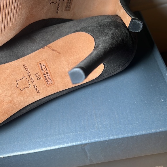 WOMENS GREY ANN TAYLOR PUMPS NWOT - Picture 5 of 6